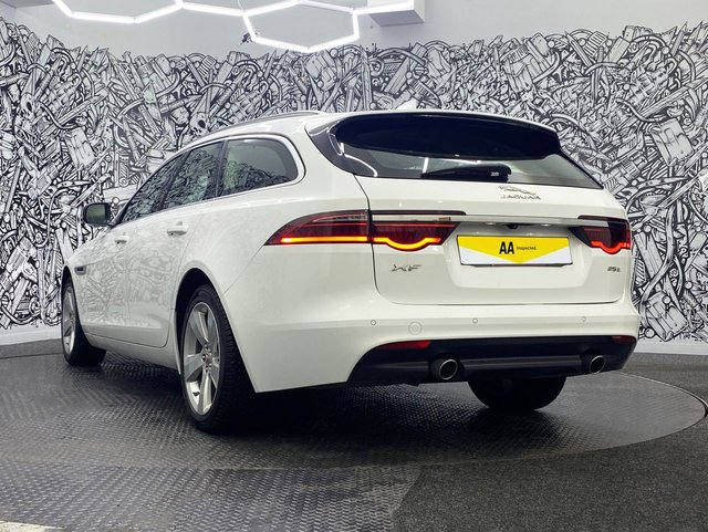 2018 Jaguar Xf 2L Portfolio 5dr - Photo 9