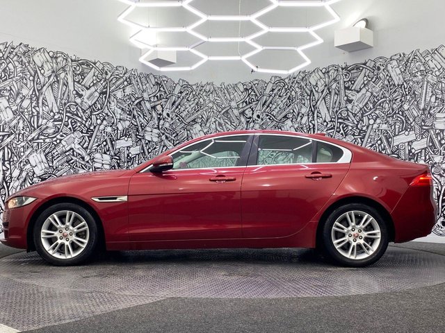 2017 Jaguar Xe 2L Prestige 4dr - Photo 12
