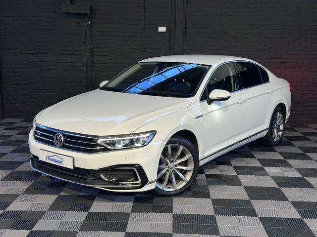 2020 VOLKSWAGEN PASSAT - Photo 4