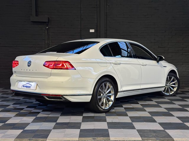 2020 VOLKSWAGEN PASSAT - Photo 11