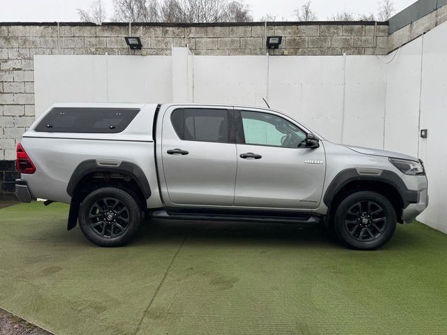 2021 TOYOTA HI-LUX - Photo 3