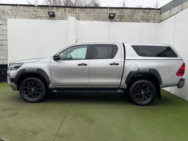 2021 TOYOTA HI-LUX - Photo 4