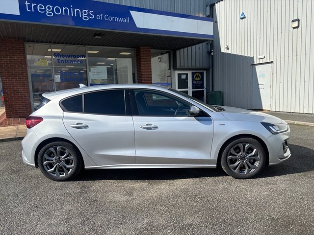 2023 FORD FOCUS - Photo 4