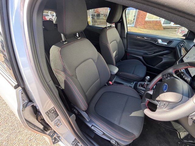 2023 FORD FOCUS - Photo 8