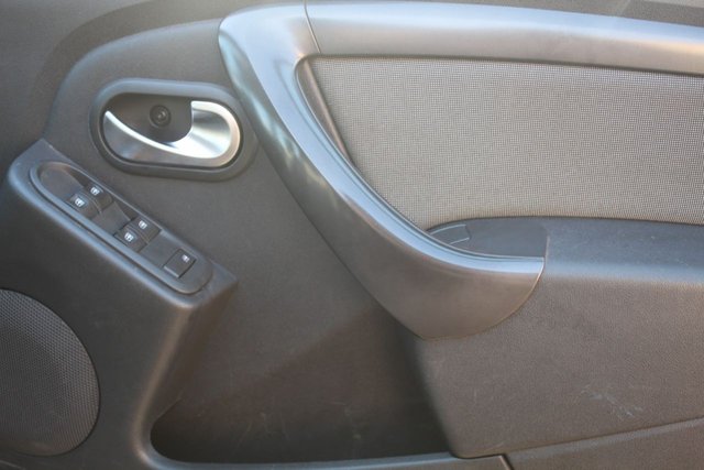 2017 DUSTER 1.5 DCI LAUREATE SUV 5DR DIESEL EDC EURO 6 S S 110... photo