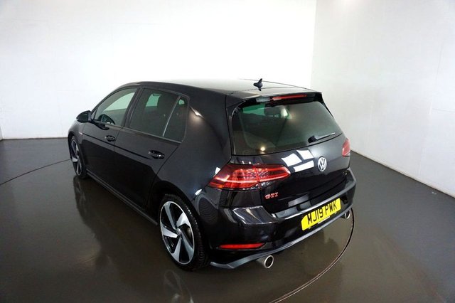 2019 VOLKSWAGEN GOLF 2.0 TSI GPF GTI Performance Hatchback 5dr Petrol DSG Euro 6 (s/s) (245 ps) 1 FORMER KEEPER -FINISHED IN DEEP BLACK-HEATED SEATS-DUAL CLIMATE CONTROL-ADAPTIVE CRUISE CONTROL-MFSW-SATNAV-DAB RADIO-BLUETOOTH-REVERSE CAMERA-APPLE CAR PLAY-DIGITAL DASH-18" ALLOY WHEELS-ELECTRIC FOLDING MIRRORS - Photo 6