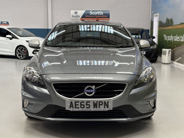 2015 Volvo V40 2L R-Design 5dr - Photo 2