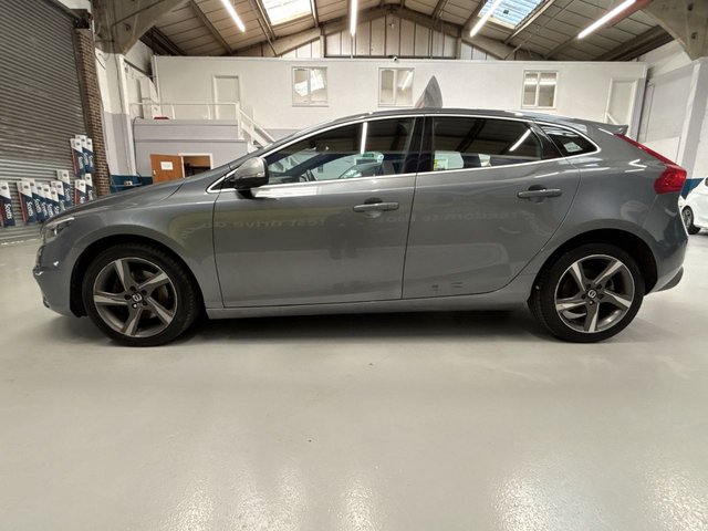 2015 Volvo V40 2L R-Design 5dr - Photo 8