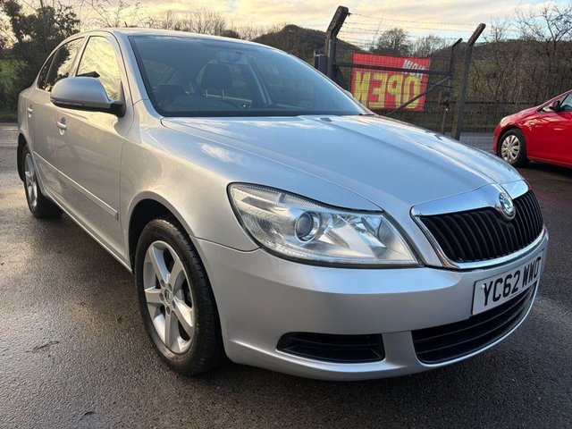 2012 Skoda Octavia 2.0 TDI SE Hatchback 5dr Diesel Manual Euro Full Service History*2 Keys* Satellite Navigation* photo