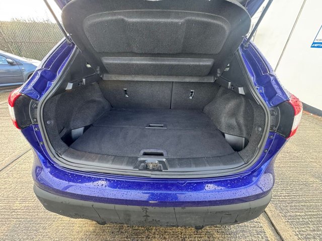 2014 Nissan Qashqai 1.5L Tekna 5dr - Photo 6