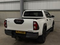 USED 2021 71 TOYOTA HI-LUX 2.8 D-4D 204PS 4WD AUTO INVINCIBLE X DOUBLE CAB PICK UP - NO VAT 