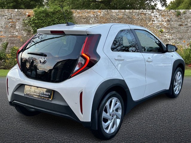 2022 TOYOTA AYGO X - Photo 3