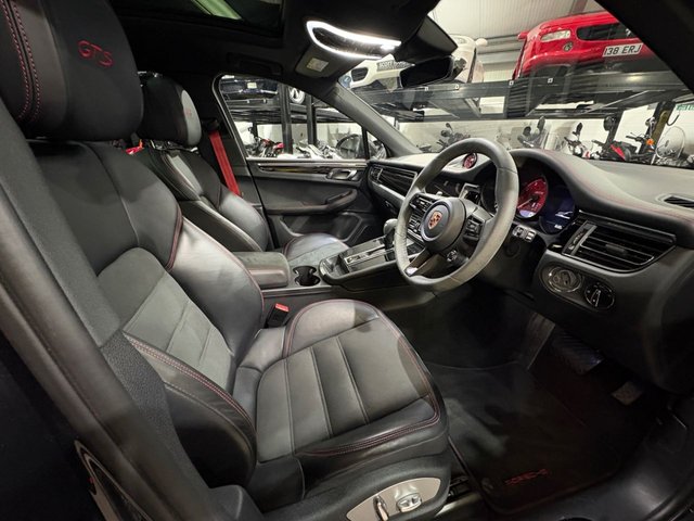 2023 Porsche Macan 2.9L Gts 5dr - Photo 3