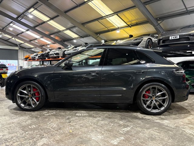 2023 Porsche Macan 2.9L Gts 5dr - Photo 4