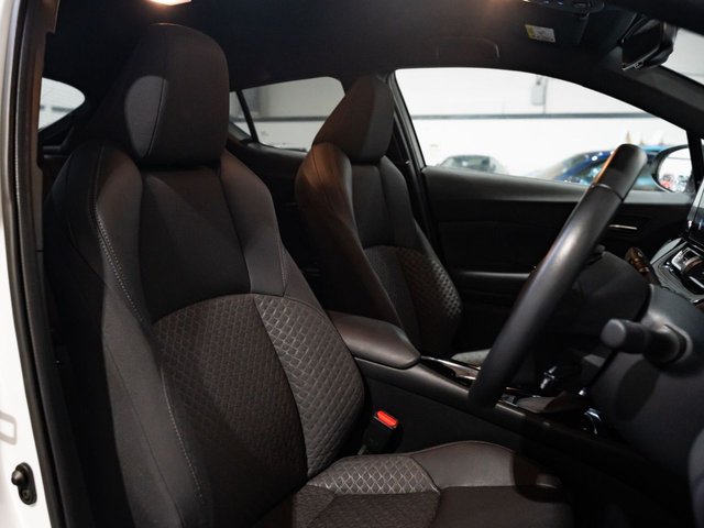 2023 Toyota C-HR 2L Design 5dr - Photo 6