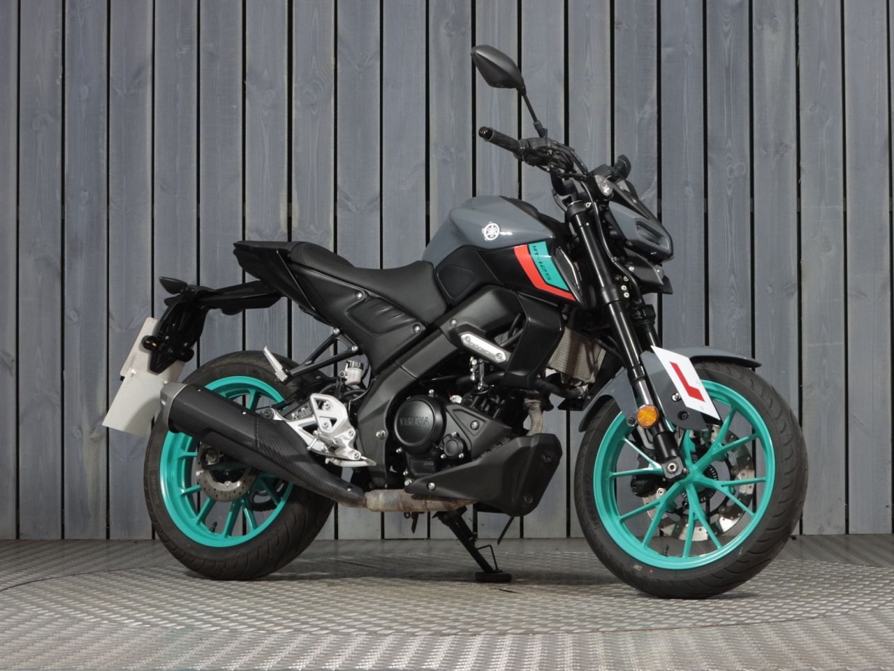 YAMAHA MT-125