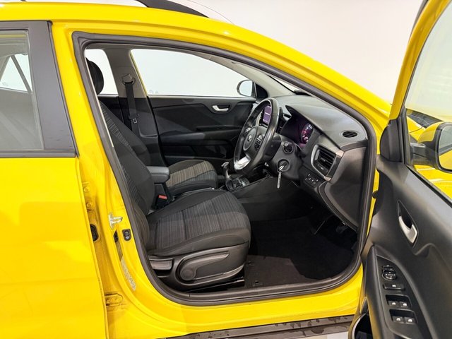 2021 KIA STONIC - Photo 12