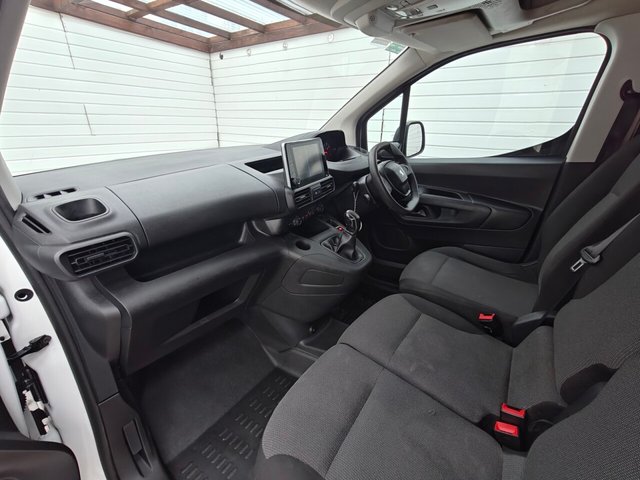 2021 PEUGEOT PARTNER - Photo 4