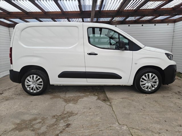 2021 PEUGEOT PARTNER - Photo 9