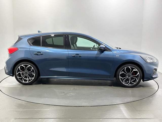 2022 Ford Focus - Photo 9