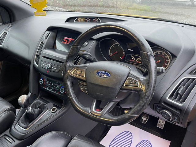 2017 FORD FOCUS - Photo 8