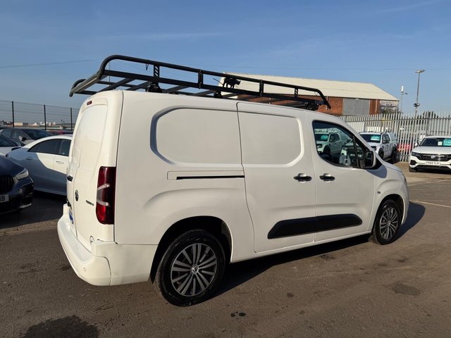 2020 VAUXHALL COMBO - Photo 4