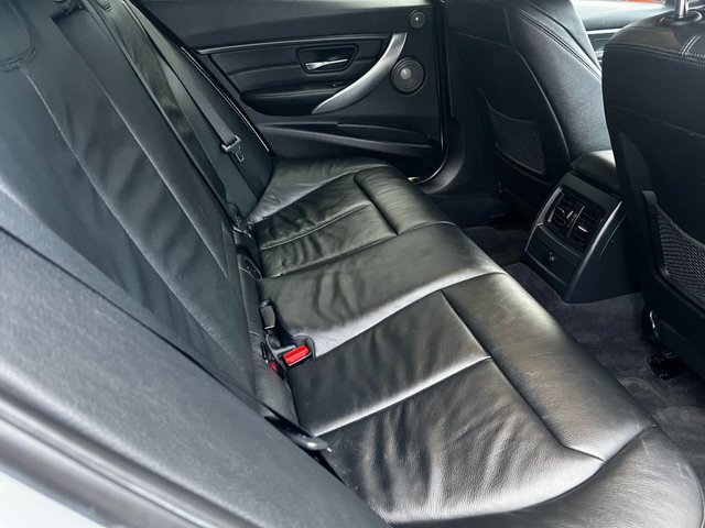 2013 BMW 3 SERIES - Photo 5