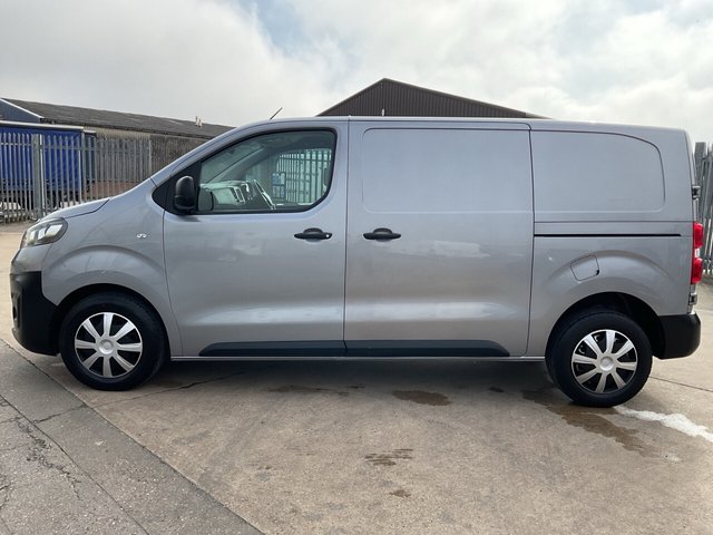 2022 VAUXHALL VIVARO - Photo 8