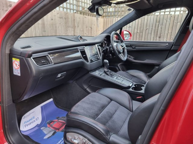 2017 PORSCHE MACAN 3.6T V6 Turbo SUV 5dr Petrol PDK 4WD Euro 6 (s/s) (400 ps) - Photo 2