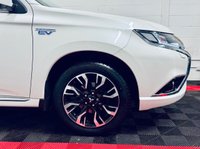 USED 2017 67 MITSUBISHI OUTLANDER 2.0h 12kWh 4h SUV 5dr Petrol Plug-in Hybrid CVT 4WD Euro 6 (s/s) (200 ps) 