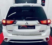 USED 2017 67 MITSUBISHI OUTLANDER 2.0h 12kWh 4h SUV 5dr Petrol Plug-in Hybrid CVT 4WD Euro 6 (s/s) (200 ps) 