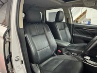 USED 2017 67 MITSUBISHI OUTLANDER 2.0h 12kWh 4h SUV 5dr Petrol Plug-in Hybrid CVT 4WD Euro 6 (s/s) (200 ps) 