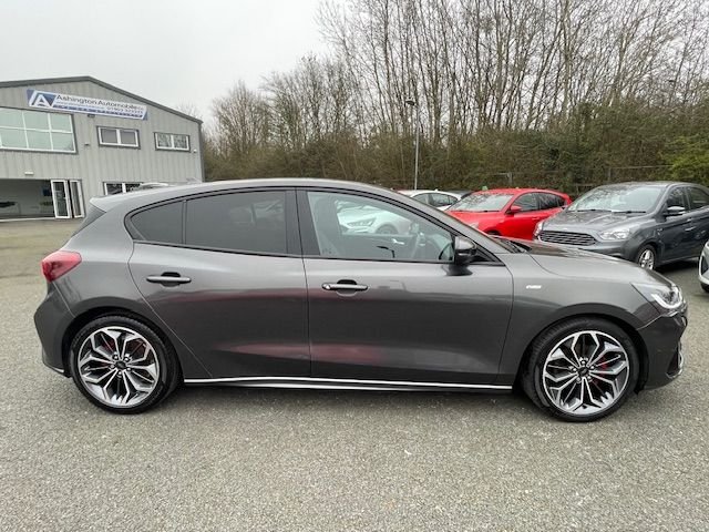 2023 Ford Focus 1L St-Line Vignale 5dr - Photo 2