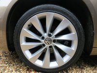 USED 2017 67 VOLKSWAGEN SCIROCCO 2.0 TDI GT Hatchback 3dr Diesel DSG Euro 6 (s/s) (150 ps) 2 OWNERS, AUTO, NAV, AZTEC GOLD