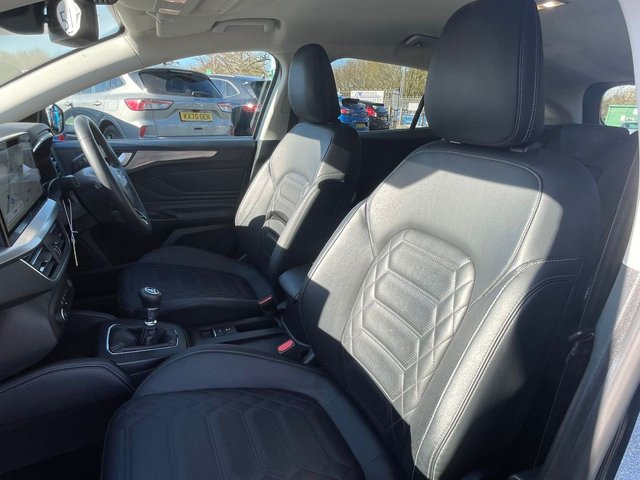 2022 Ford Focus 1L Titanium Vignale 5dr - Photo 10