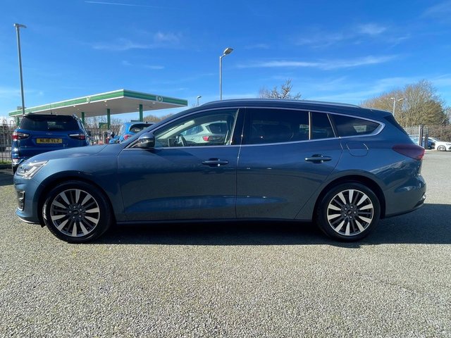 2022 Ford Focus 1L Titanium Vignale 5dr - Photo 6