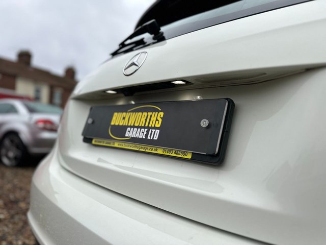 2014 MERCEDES-BENZ A-CLASS 1.5 A180 CDI AMG Sport Hatchback 5dr Diesel Manual Euro 5 (s/s) (109 ps) - Photo 7