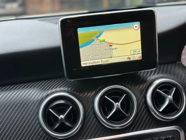 2014 MERCEDES-BENZ A-CLASS 1.5 A180 CDI AMG Sport Hatchback 5dr Diesel Manual Euro 5 (s/s) (109 ps) - Photo 11