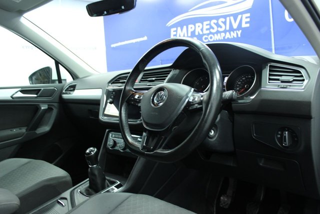 2018 VOLKSWAGEN TIGUAN - Photo 6