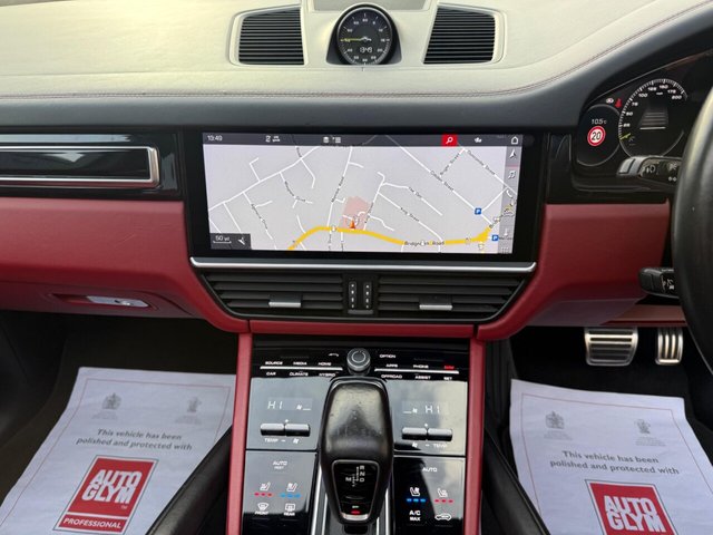 2020 PORSCHE CAYENNE 2020 4.0 V8 E-Hybrid 14.1kWh Turbo S TiptronicS 4WD Euro 6 (s/s) 5dr - Photo 11