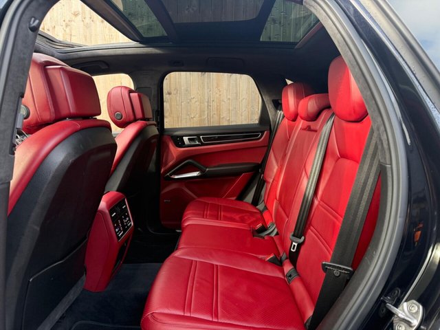 2020 PORSCHE CAYENNE 2020 4.0 V8 E-Hybrid 14.1kWh Turbo S TiptronicS 4WD Euro 6 (s/s) 5dr - Photo 12