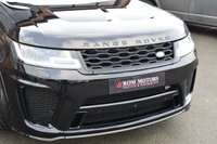 USED 2020 20 LAND ROVER RANGE ROVER SPORT 5.0 P575 V8 GPF SVR SUV 5dr Petrol Auto 4WD Euro 6 (s/s) (575 ps) SIDE STEPS / PAN ROOF / CARBON