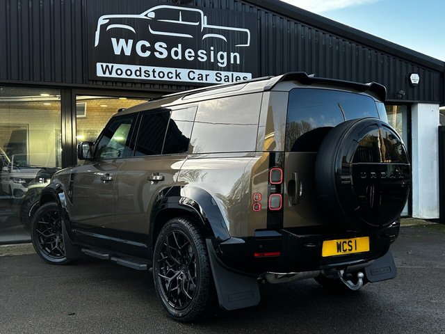 2026 Land Rover DEFENDER 110 - Photo 2