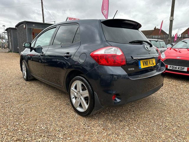 2011 TOYOTA AURIS 1.6 V-Matic SR Euro 5 5dr - Photo 11
