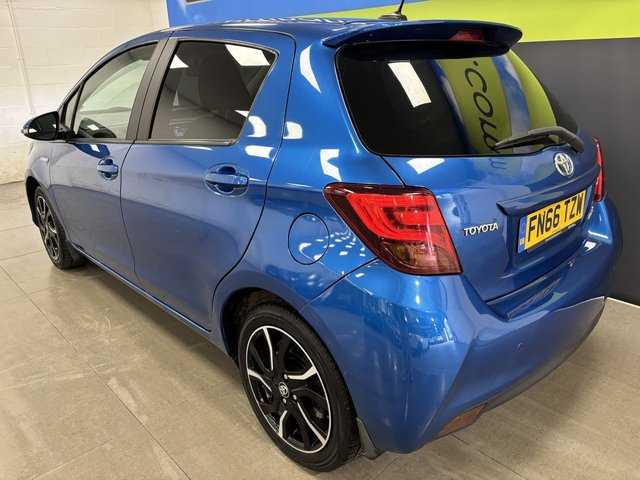 2016 Toyota Yaris 1.5L Design 5dr - Photo 8