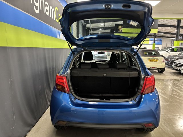 2016 Toyota Yaris 1.5L Design 5dr - Photo 7