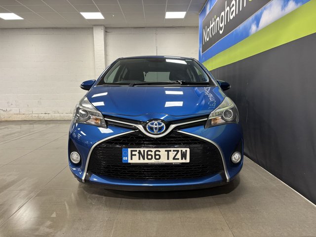 2016 Toyota Yaris 1.5L Design 5dr - Photo 12