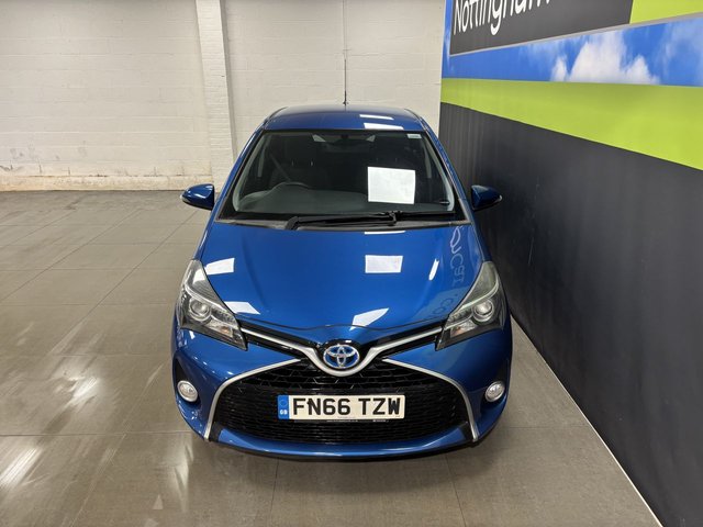 2016 Toyota Yaris 1.5L Design 5dr - Photo 11