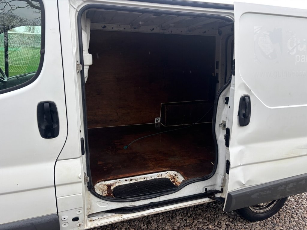 USED 2006 55 RENAULT TRAFIC 1.9 TD dCi SL27 Panel Van 4dr Diesel Manual (197 g/km, 100 bhp) 