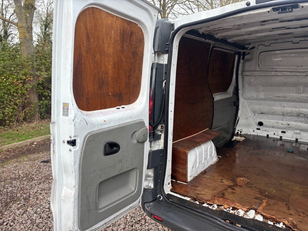 USED 2006 55 RENAULT TRAFIC 1.9 TD dCi SL27 Panel Van 4dr Diesel Manual (197 g/km, 100 bhp) 